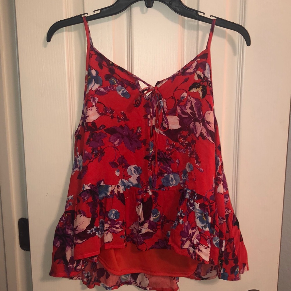 Altar’d state floral slight crop top.